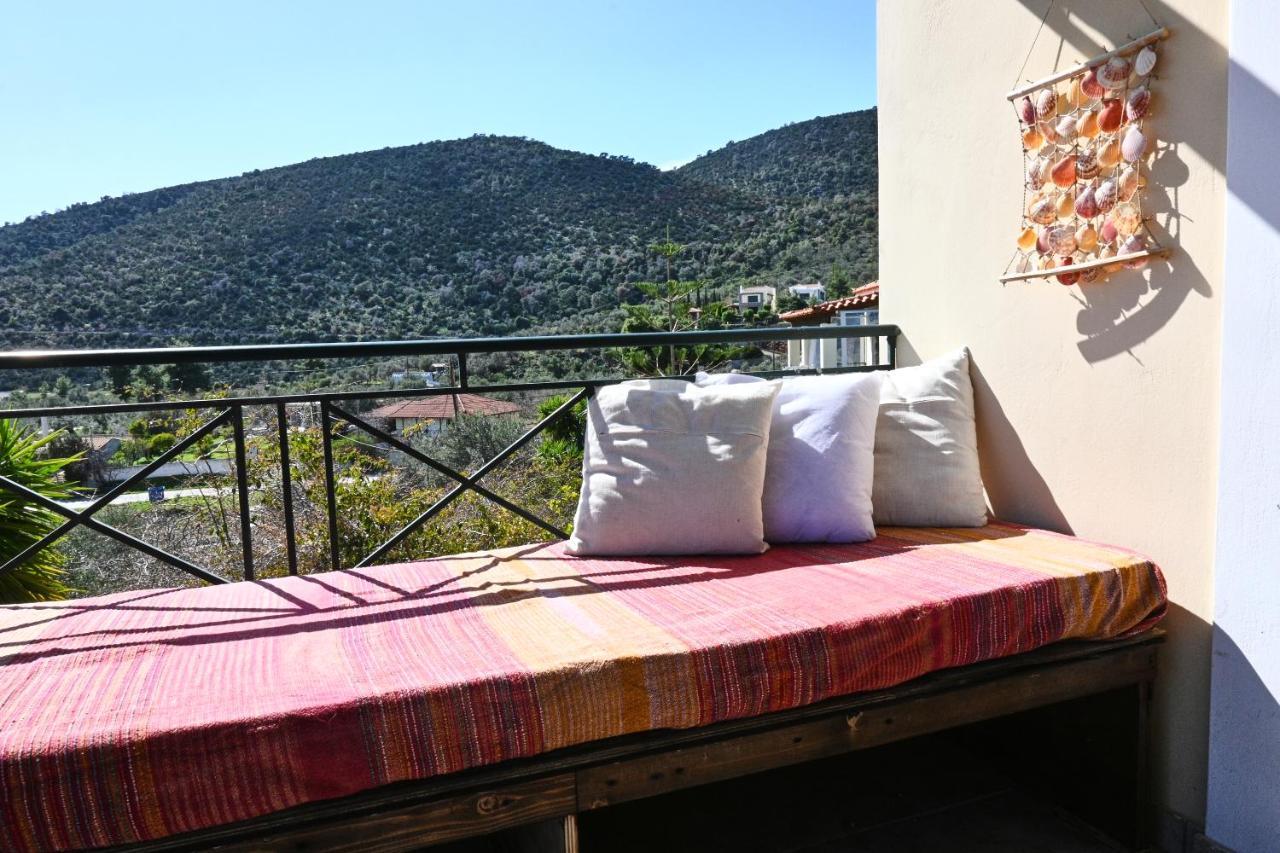 Pavlos' Cottage With Beach View Корфос Екстер'єр фото