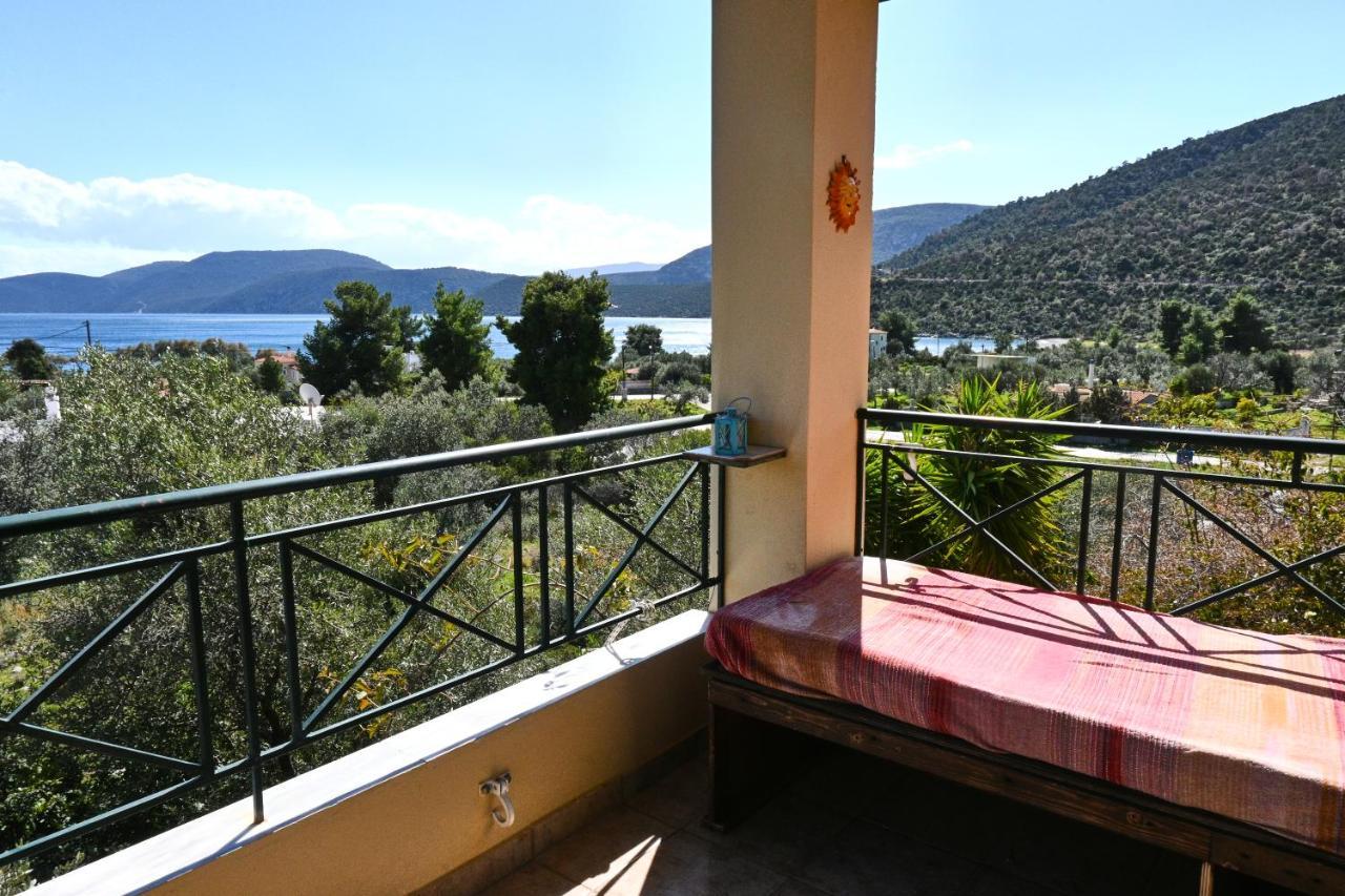 Pavlos' Cottage With Beach View Корфос Екстер'єр фото